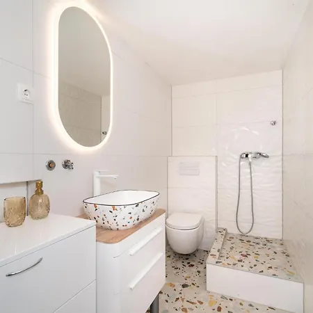 1 Bedroom Gorgeous In