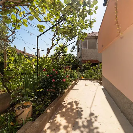 1 Bedroom Gorgeous In דירה *