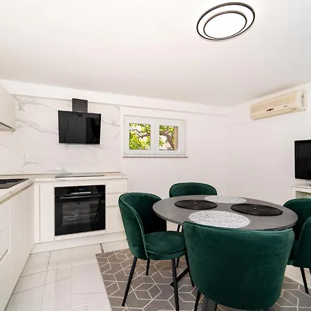 Apartment 1 Bedroom Gorgeous In Zadar