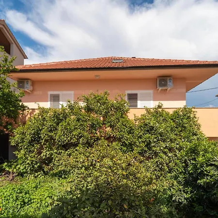 1 Bedroom Gorgeous In Apartment Zadar