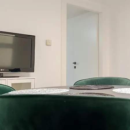 1 Bedroom Gorgeous In Apartment Zadar